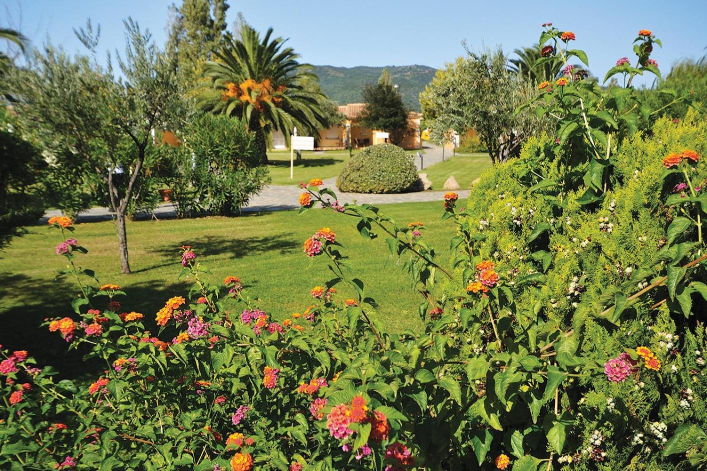 Futura Club Cala Fiorita Hotell Agrustos Exteriör bild