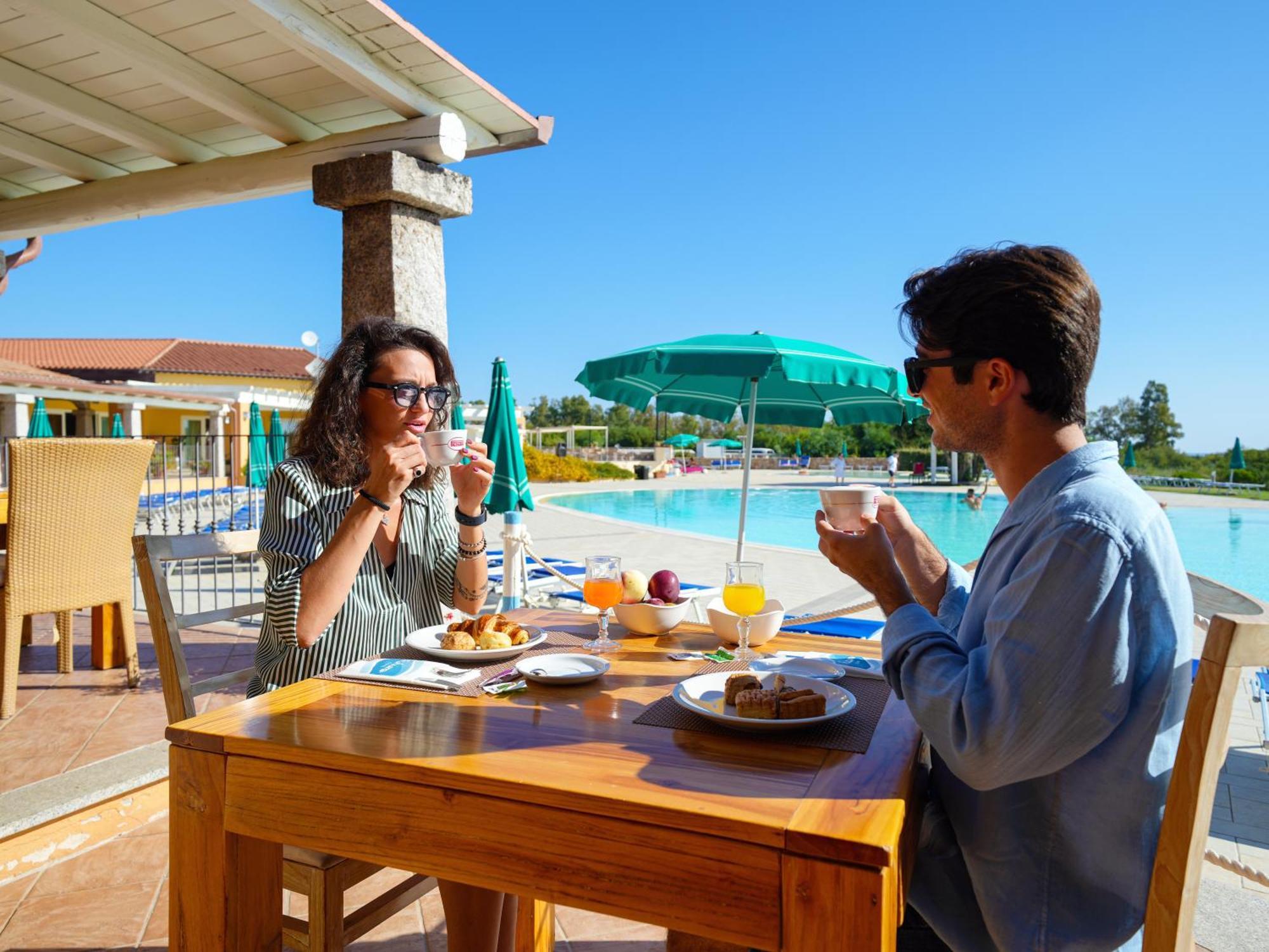 Futura Club Cala Fiorita Hotell Agrustos Exteriör bild